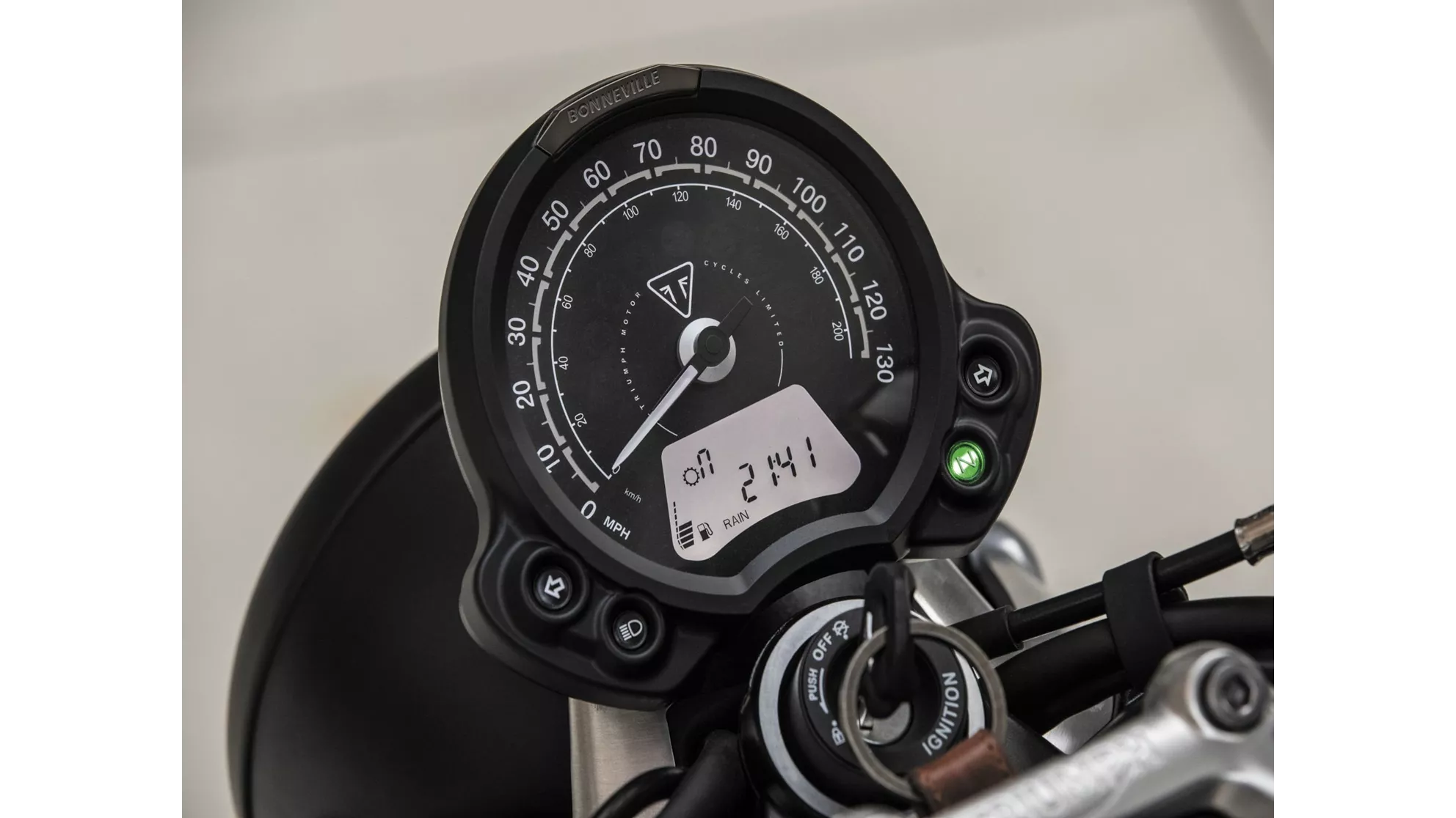 Triumph Street Twin - Image 4 Triumph Street Twin - Image 4