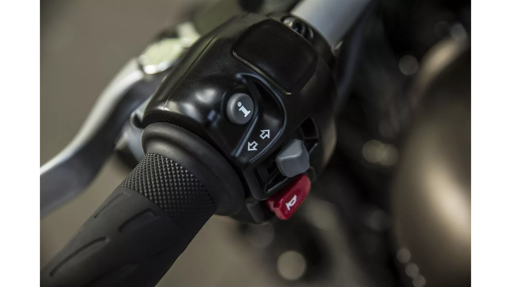 Triumph Bonneville Bobber - Image 23 Triumph Bonneville Bobber - Image 23