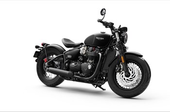 Triumph Bonneville Bobber Black 2020 - Bild 4 Triumph Bonneville Bobber Black 2020 - Bild 4