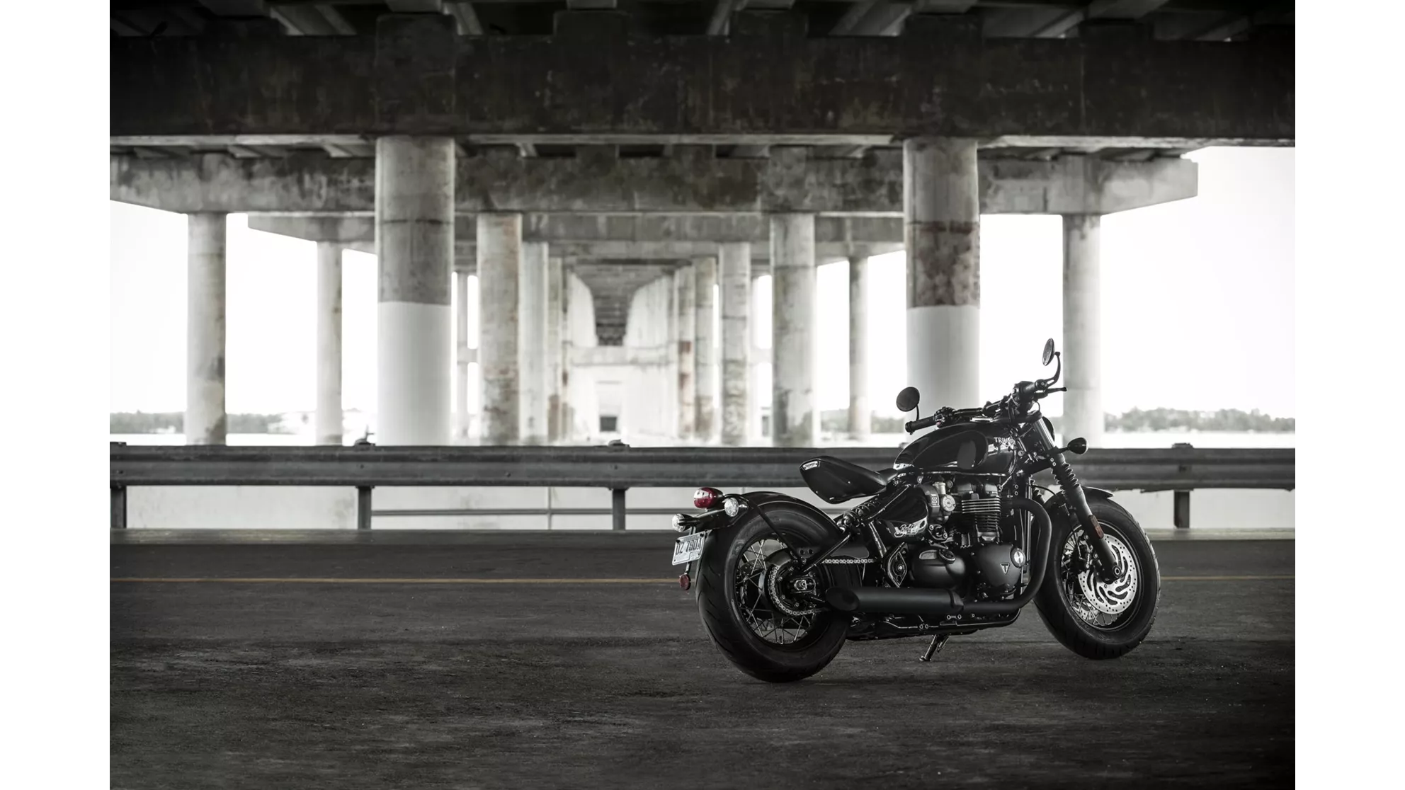 Triumph Bonneville Bobber Black - Image 9 Triumph Bonneville Bobber Black - Image 9