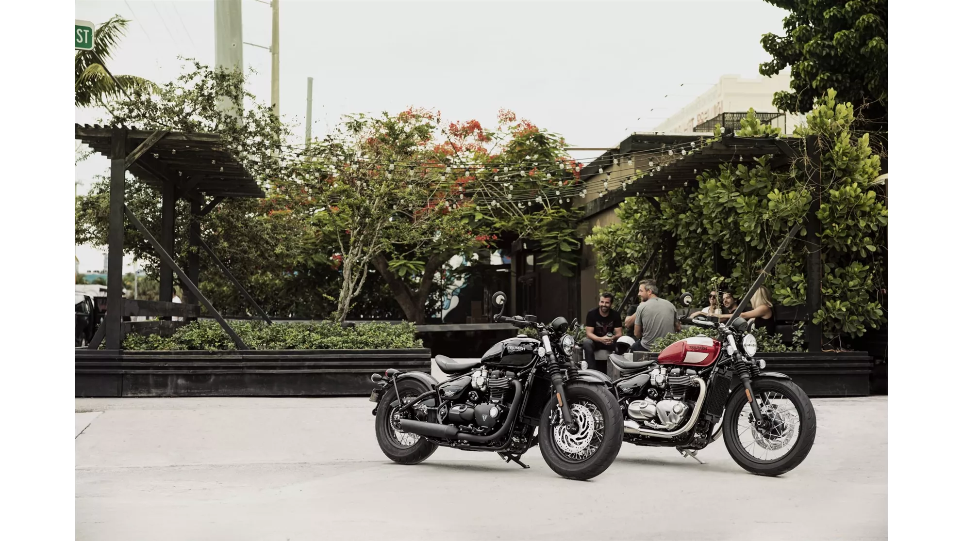 Triumph Bonneville Bobber Black - Image 11 Triumph Bonneville Bobber Black - Image 11