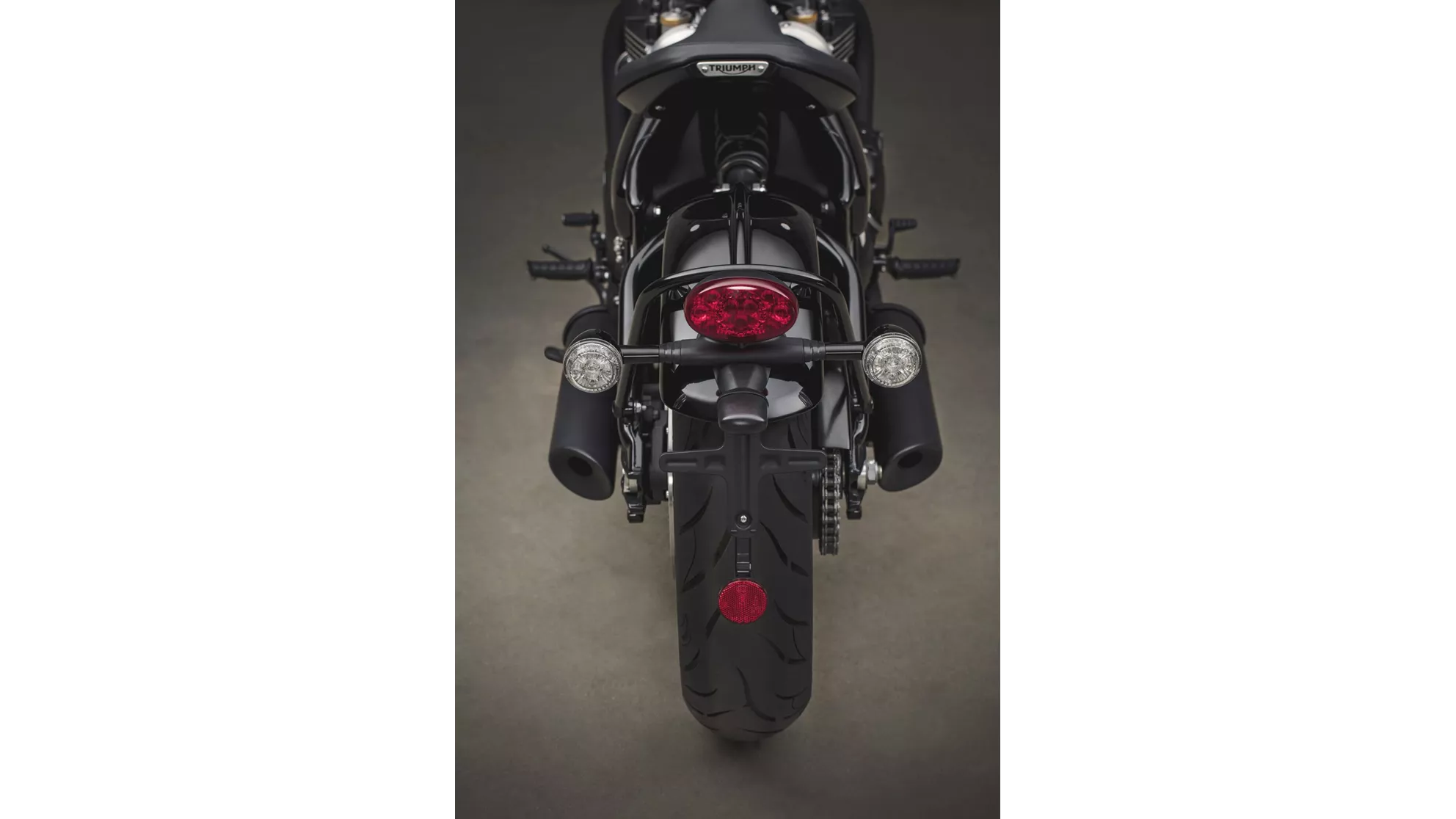 Triumph Bonneville Bobber Black - Image 13 Triumph Bonneville Bobber Black - Image 13