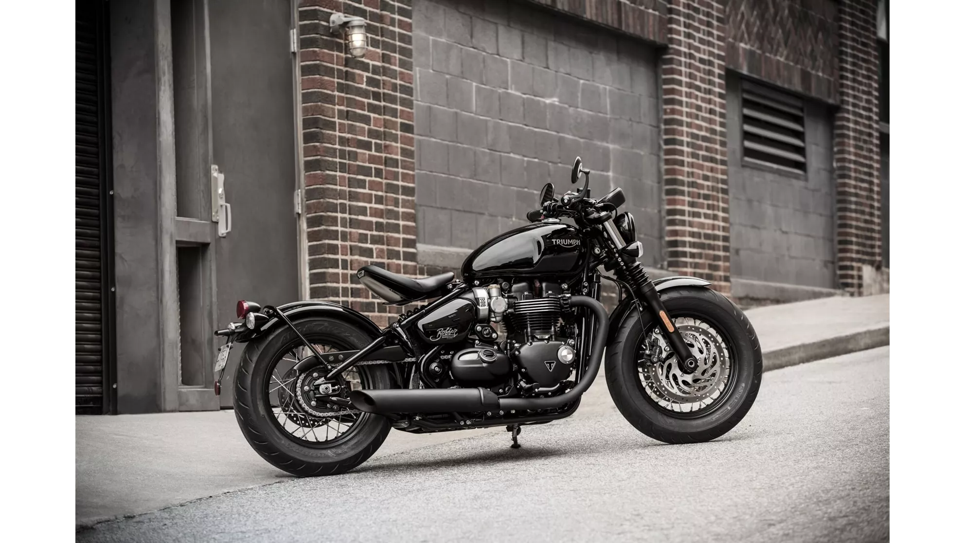 Triumph Bonneville Bobber Black - Image 19 Triumph Bonneville Bobber Black - Image 19