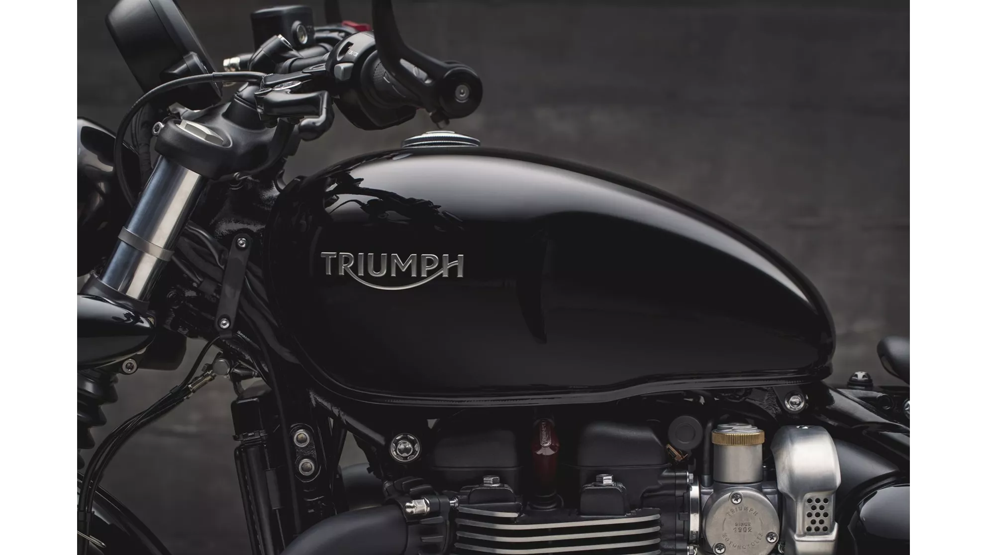 Triumph Bonneville Bobber Black - Image 21 Triumph Bonneville Bobber Black - Image 21