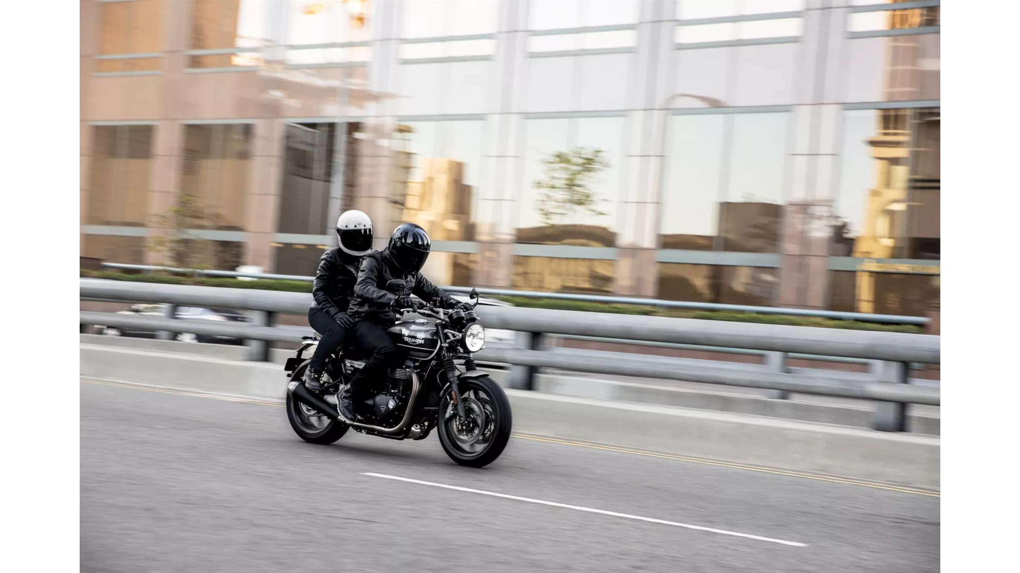 Triumph Speed Twin 1200 - Image 16 Triumph Speed Twin 1200 - Image 16