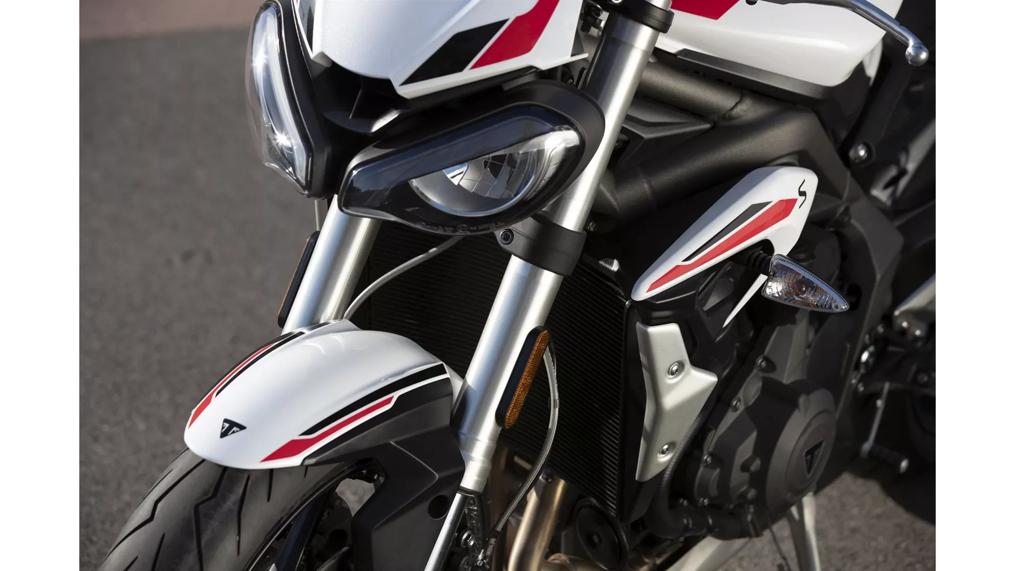 Triumph Street Triple S A2 - Image 4 Triumph Street Triple S A2 - Image 4