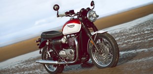 Triumph Bonneville T120 Bud Ekins Special Edition 2020 vs Triumph Thruxton 2008