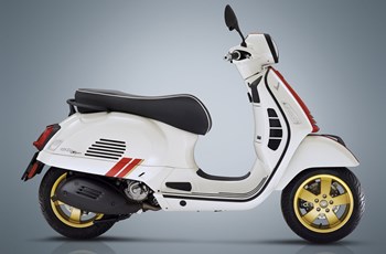 Vespa GTS 300 Super Racing Sixties 2020 - Bild 12