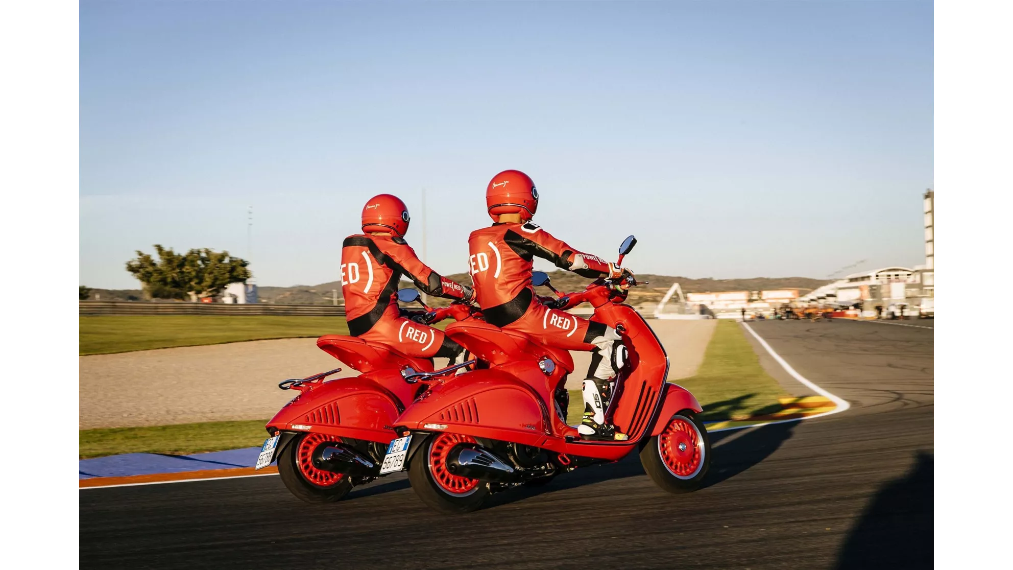 Vespa 946 125 i.e. 3V RED - Image 12 Vespa 946 125 i.e. 3V RED - Image 12