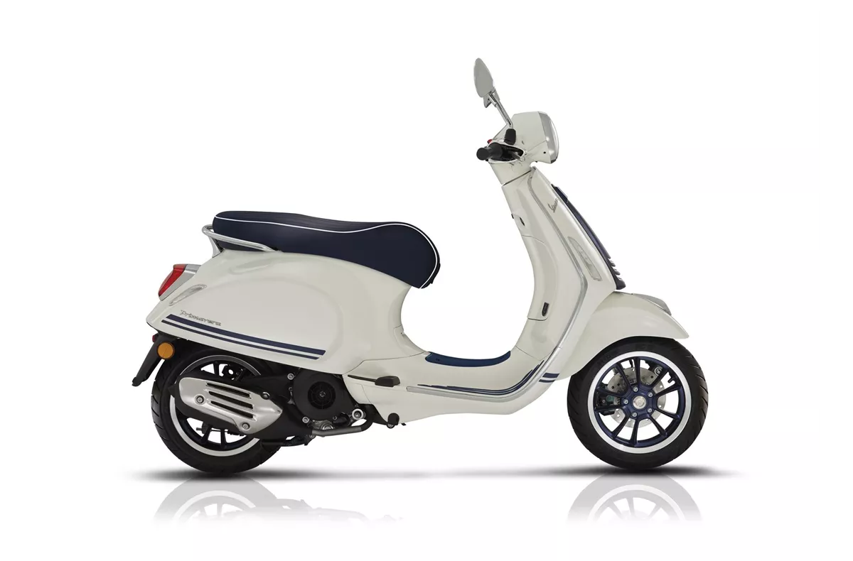 Vespa Primavera 125 Yacht Club Vespa Primavera 125 Yacht Club