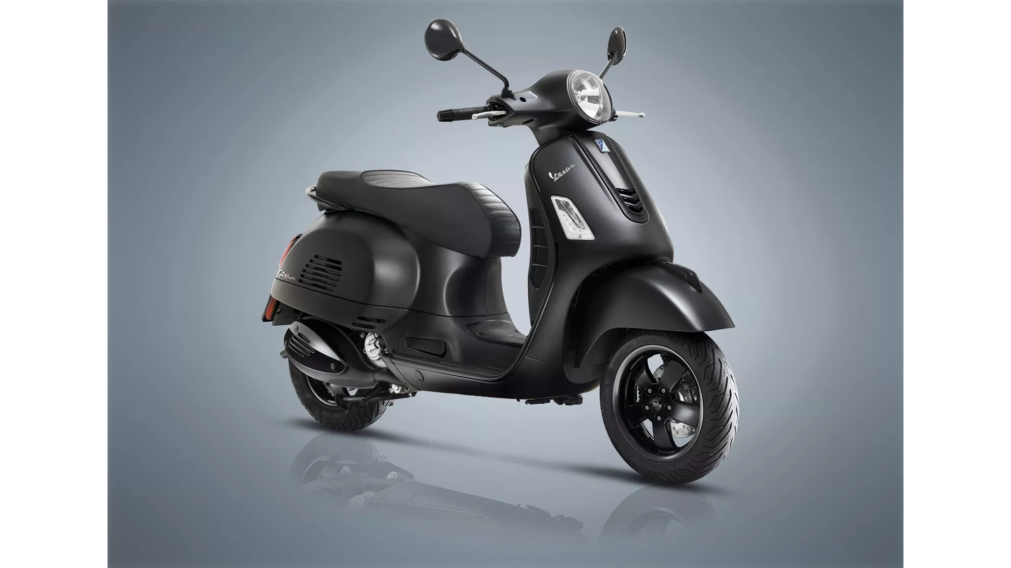 Vespa GTS 125 iGet Super Notte - Image 4 Vespa GTS 125 iGet Super Notte - Image 4