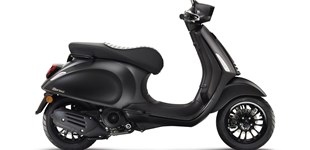 Vespa Sprint 125 Racing Sixties 2021 vs Vespa Sprint 125 iGet Notte 2020