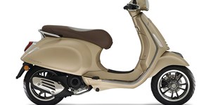 Vespa Primavera 125 S iGet 2020 vs Piaggio Medley 125 ie IGET 2020