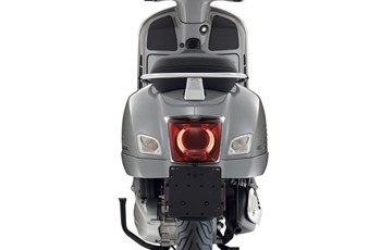Vespa GTS 300 hpe Super Tech 2020 - Bild 7 Vespa GTS 300 hpe Super Tech 2020 - Bild 7