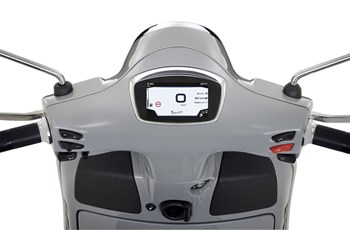 Vespa GTS 300 hpe Super Tech 2020 - Bild 8 Vespa GTS 300 hpe Super Tech 2020 - Bild 8