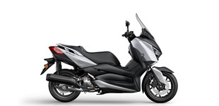 Peugeot Pulsion 125 RS 2020 vs Yamaha XMAX 125 2020