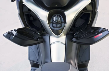 Yamaha XMAX 400 2020 - Bild 17 Yamaha XMAX 400 2020 - Bild 17