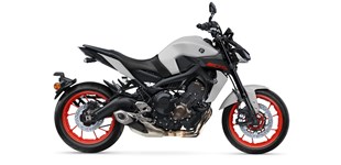 Kawasaki Z900 2020 vs Yamaha MT-09 2020