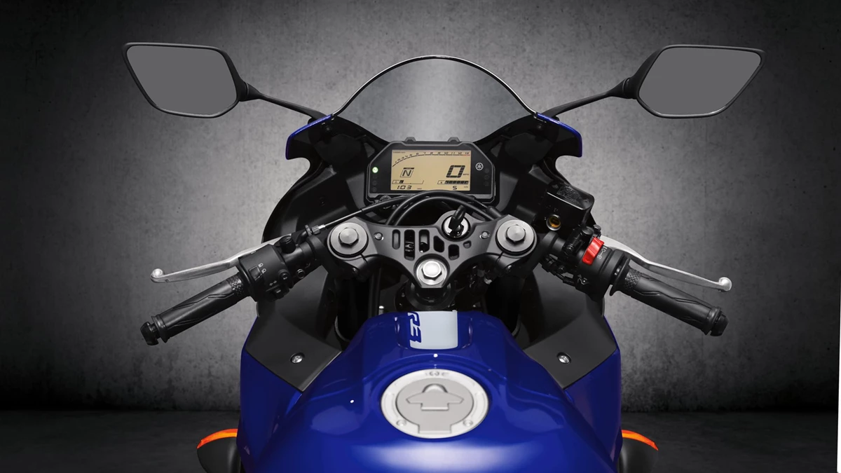 Yamaha R3 Bild 4: Yamaha R3