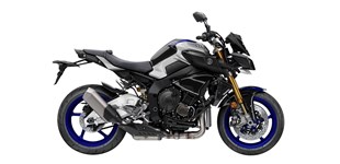 Triumph Speed Triple RS 2020 vs Yamaha MT-10 SP 2020 Triumph Speed Triple RS 2020 vs Yamaha MT-10 SP 2020