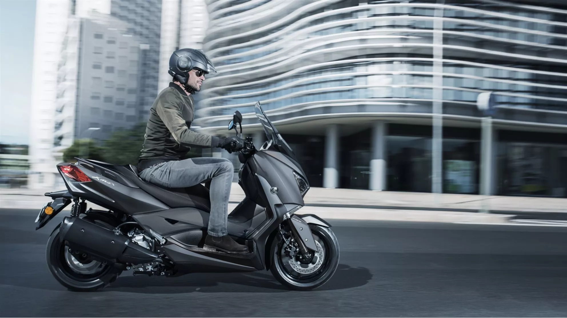 Yamaha XMAX 300 - Image 8 Yamaha XMAX 300 - Image 8