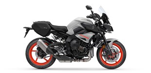 Yamaha MT-10 Tourer Edition 2020 vs Yamaha MT-09 Sport Tracker 2016