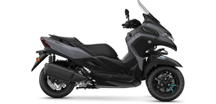 Yamaha Tricity 125 2025 vs Yamaha Tricity 300 2020 Yamaha Tricity 125 2025 vs Yamaha Tricity 300 2020