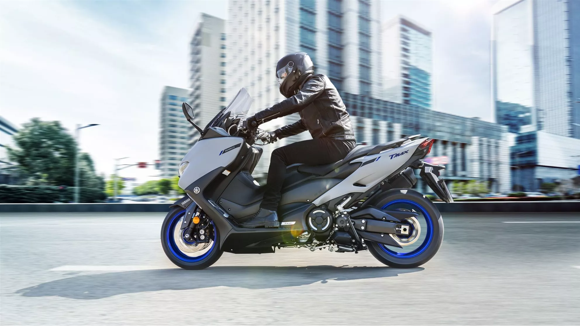 Yamaha TMAX 560 - Image 17 Yamaha TMAX 560 - Image 17