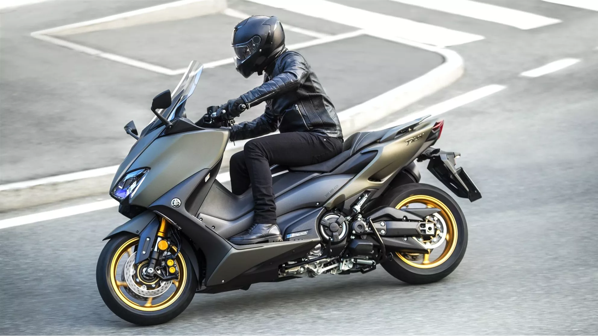 Yamaha TMAX 560 Tech Max - Image 2 Yamaha TMAX 560 Tech Max - Image 2