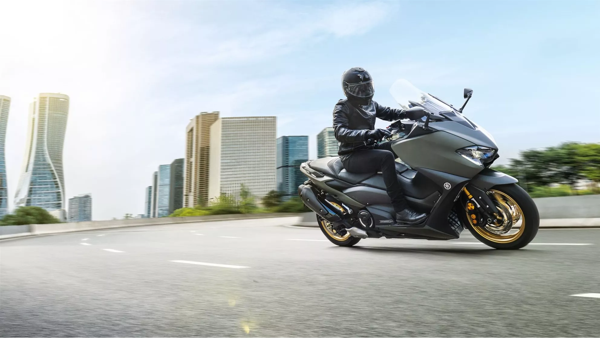 Yamaha TMAX 560 Tech Max - Image 11 Yamaha TMAX 560 Tech Max - Image 11