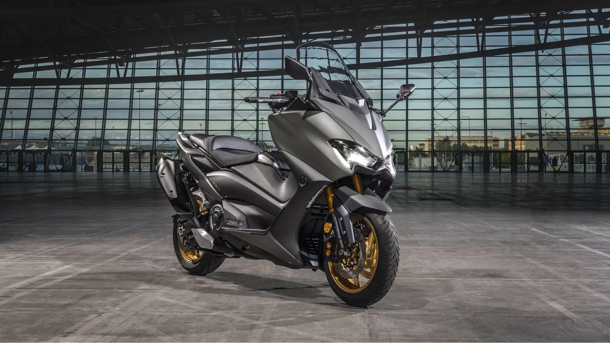 Yamaha TMAX 560 Tech Max - Image 18 Yamaha TMAX 560 Tech Max - Image 18