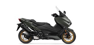 Yamaha TMAX 560 Tech Max 2020 vs Vespa GTS 300 i.e. Super 2009