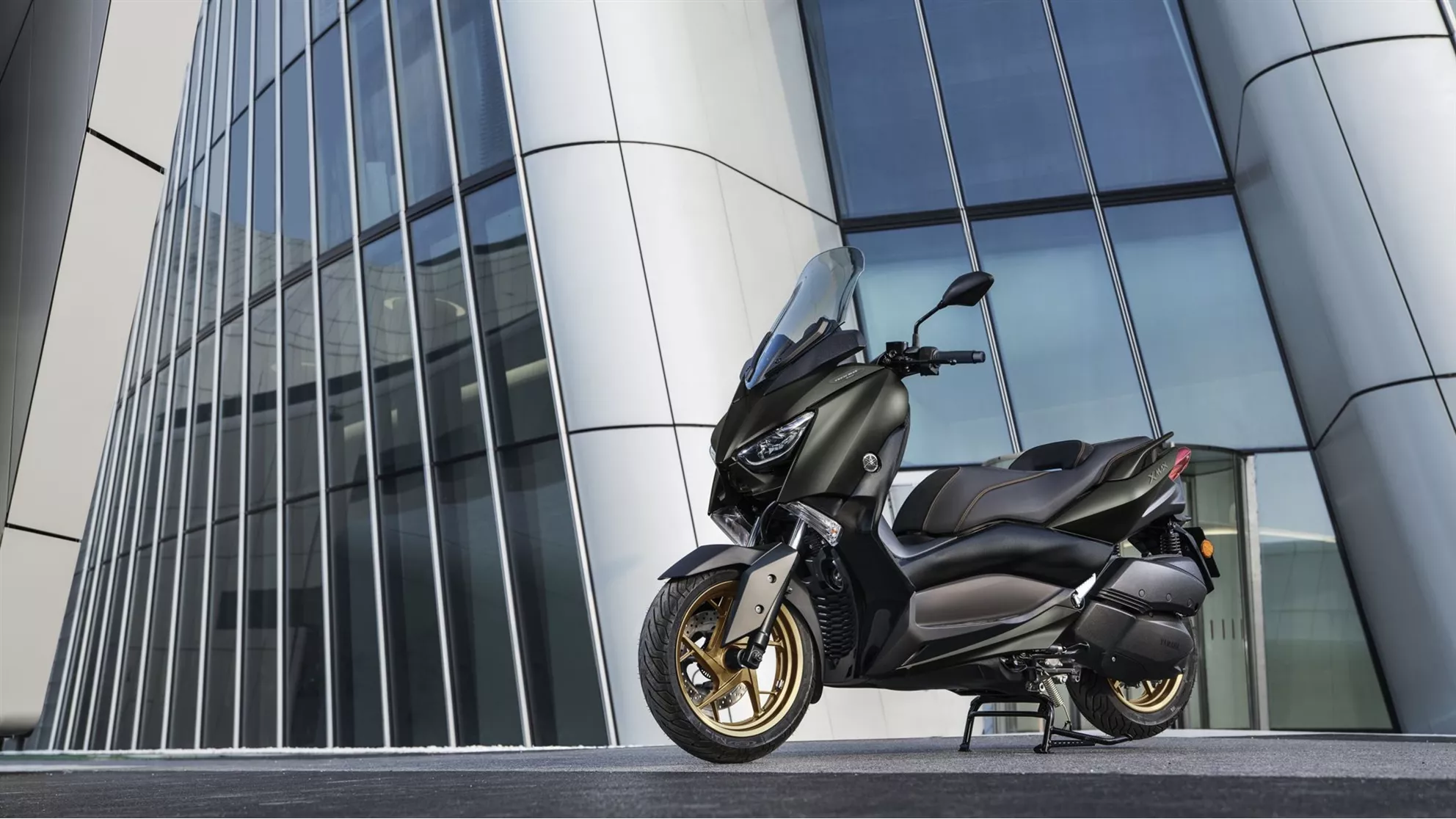 Yamaha XMAX 300 Tech MAX - Image 4 Yamaha XMAX 300 Tech MAX - Image 4