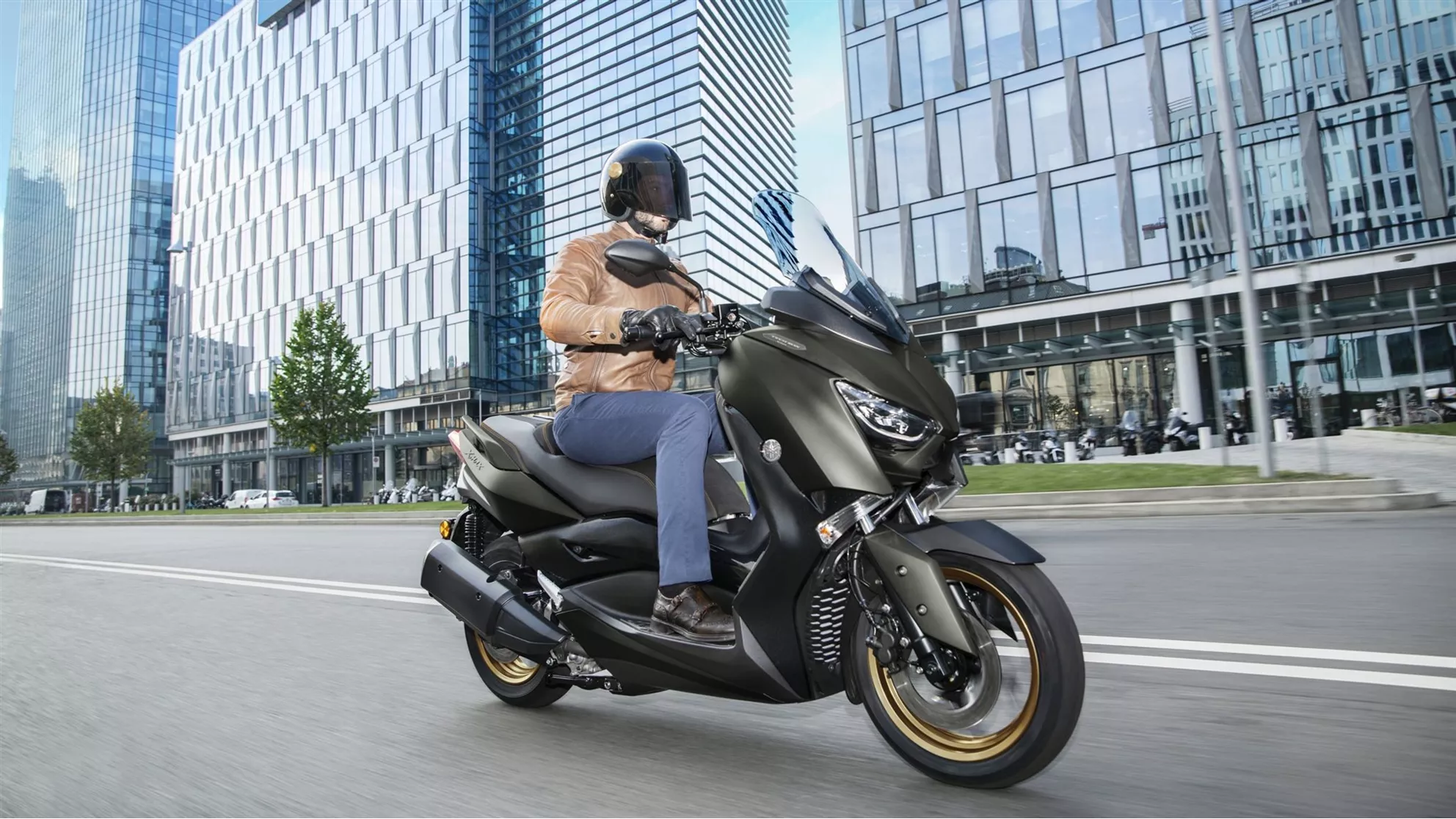 Yamaha XMAX 300 Tech MAX - Image 9 Yamaha XMAX 300 Tech MAX - Image 9