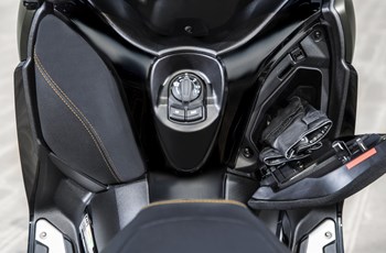 Yamaha XMAX 300 Tech MAX 2020 - Bild 12 Yamaha XMAX 300 Tech MAX 2020 - Bild 12