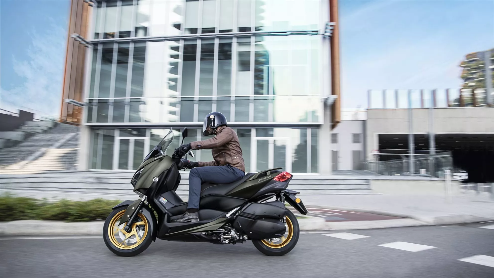 Yamaha XMAX 300 Tech MAX - Image 17 Yamaha XMAX 300 Tech MAX - Image 17