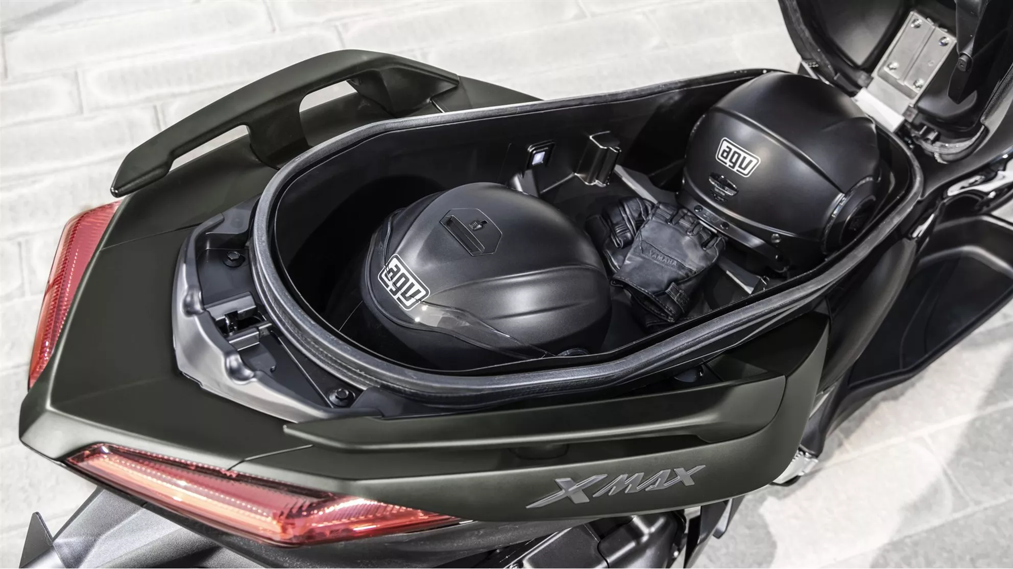 Yamaha XMAX 300 Tech MAX - Image 18 Yamaha XMAX 300 Tech MAX - Image 18