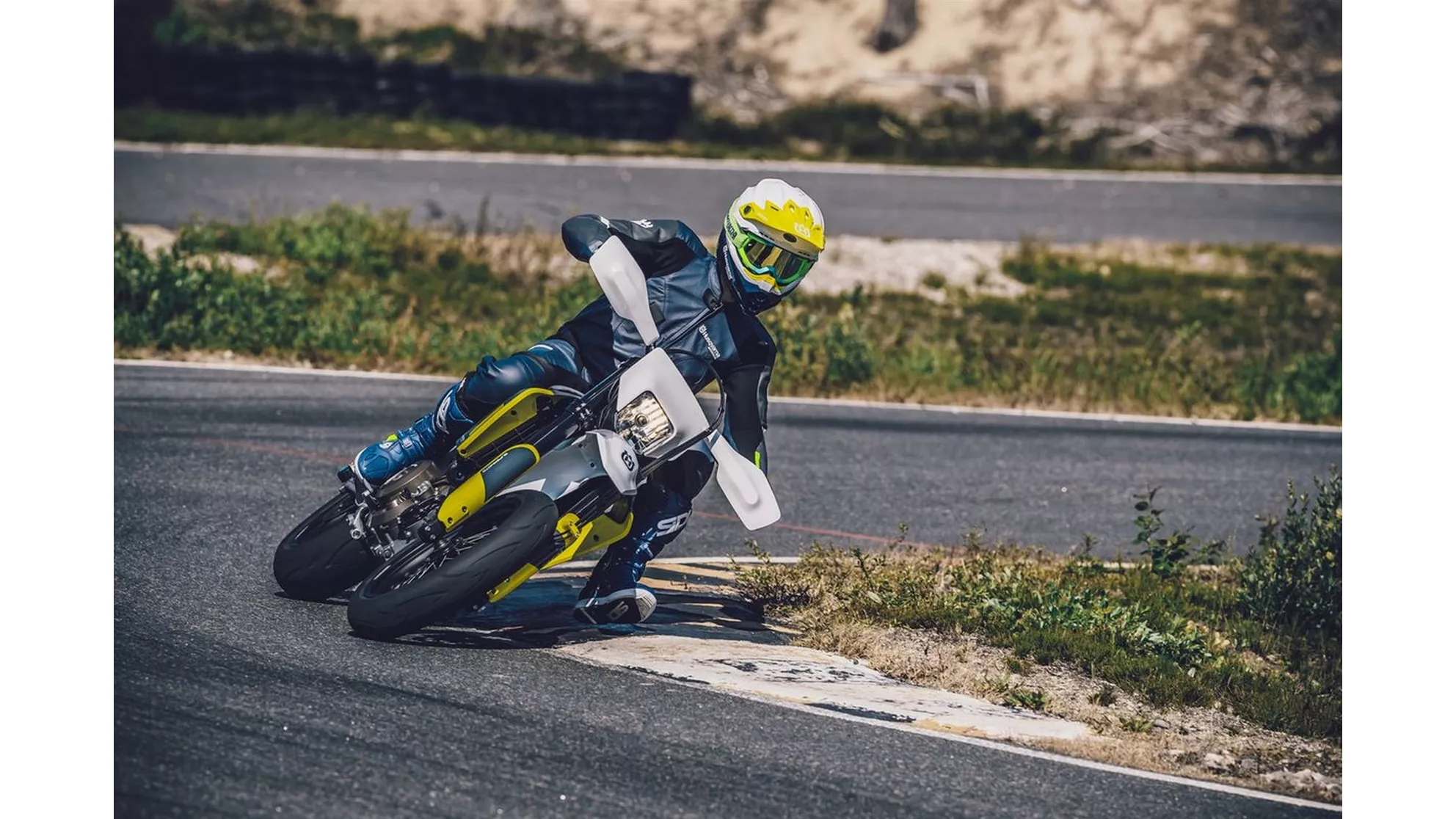 Husqvarna 701 Supermoto - Image 17 Husqvarna 701 Supermoto - Image 17