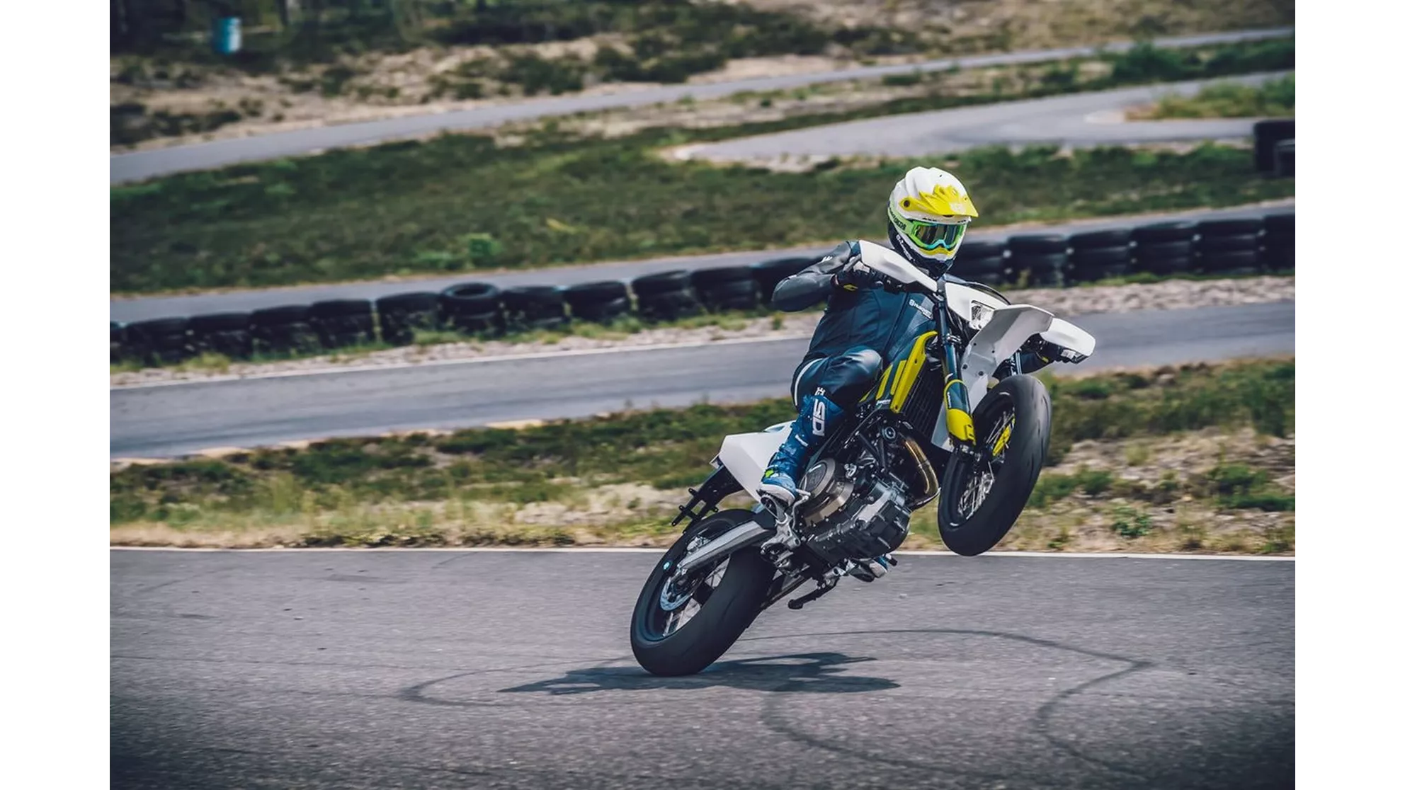 Husqvarna 701 Supermoto - Image 18 Husqvarna 701 Supermoto - Image 18