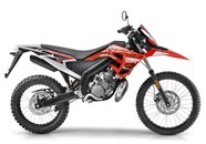 Motorrad Vergleich Derbi Senda DRD X Treme 50 SM 2017 Vs Derbi Senda Motorrad Vergleich Derbi Senda DRD X Treme 50 SM 2017 Vs Derbi Senda