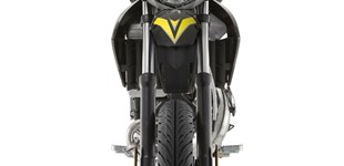 Derbi Senda DRD X-Treme 50 SM Limited Edition 2020 vs Rieju MRT Freejump 50 Supermoto 2020