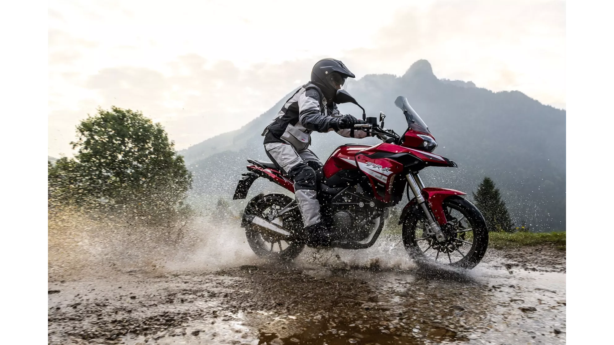 Benelli TRK 251 - Image 8 Benelli TRK 251 - Image 8