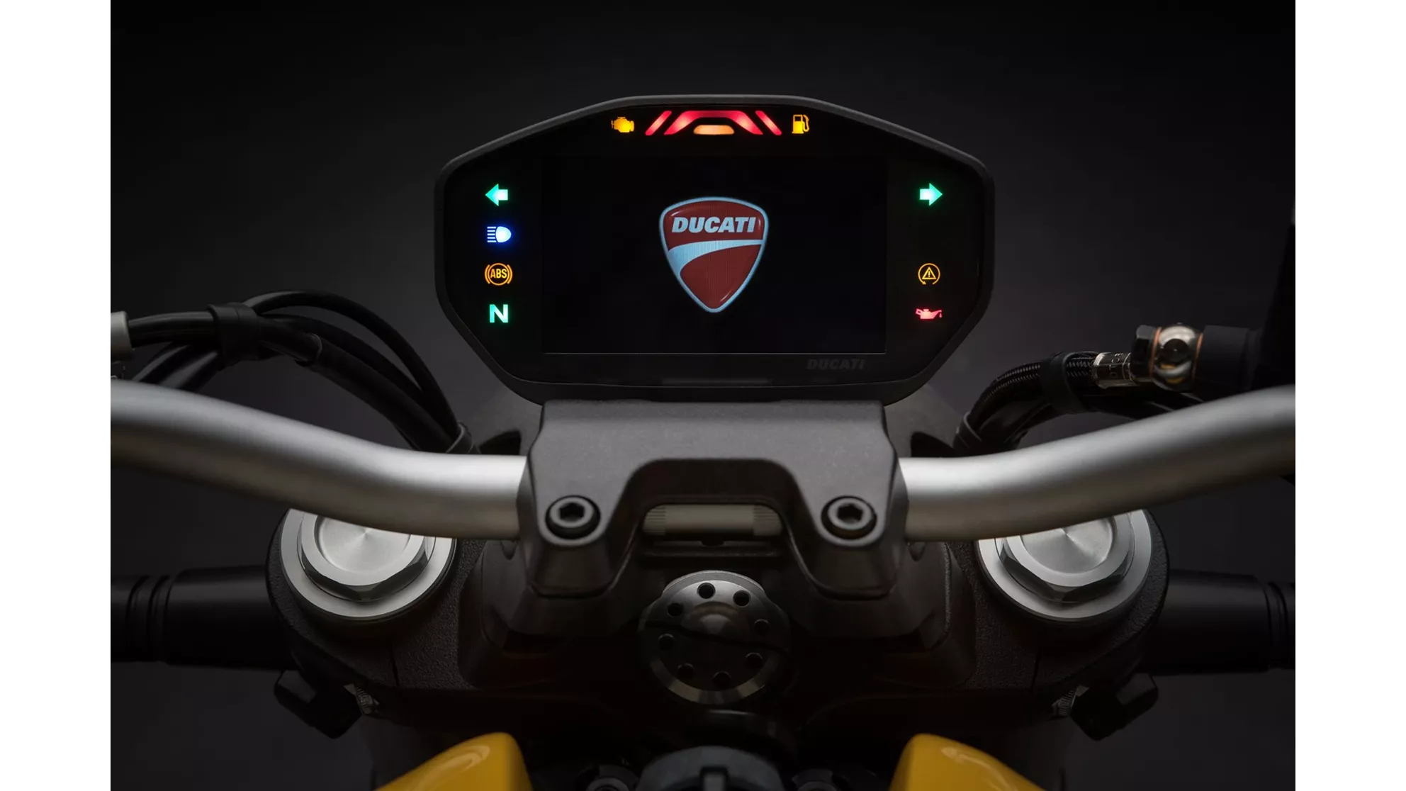 Ducati Monster 821 - Slika 18