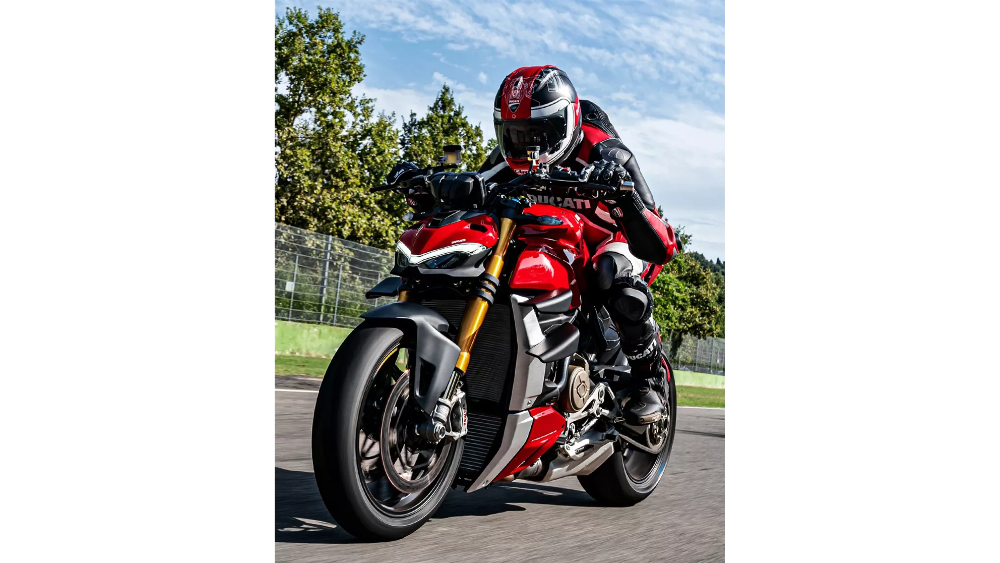 Ducati Streetfighter V4 S - Image 2 Ducati Streetfighter V4 S - Image 2