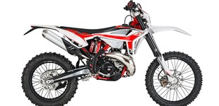 KTM 690 SMC R 2022 vs Beta RR 250 2T 2020