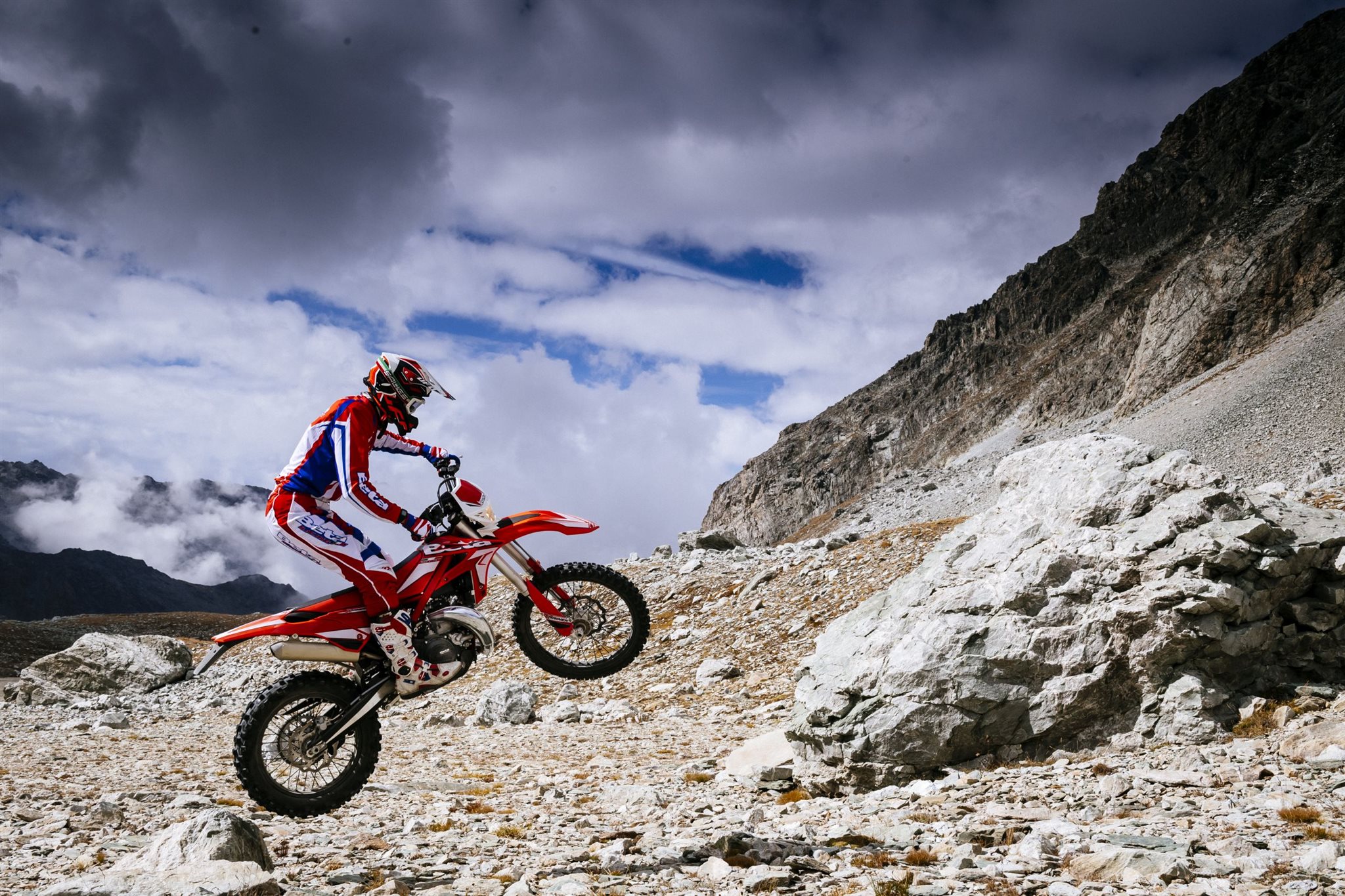 Motorrad Vergleich Honda Crf R Vs Beta Xtrainer