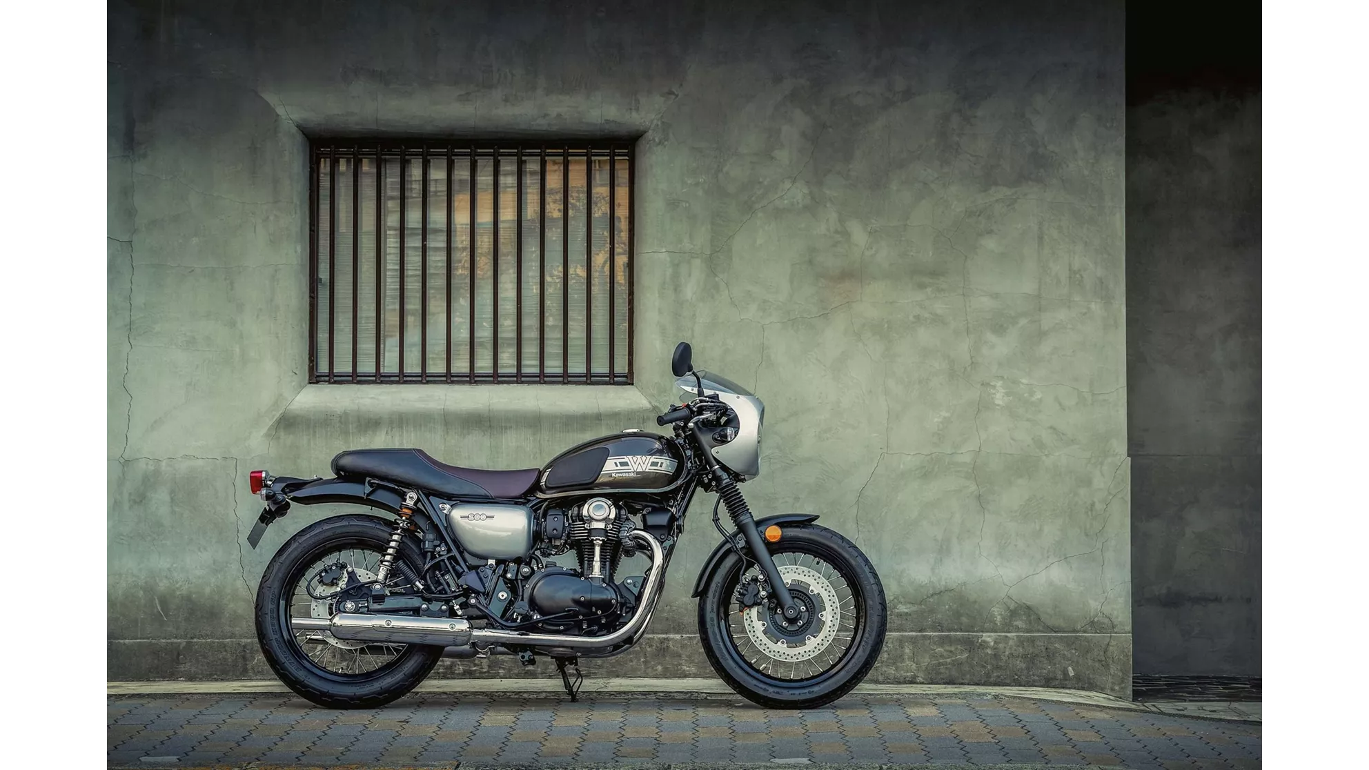 Kawasaki W800 Cafe - Image 3 Kawasaki W800 Cafe - Image 3