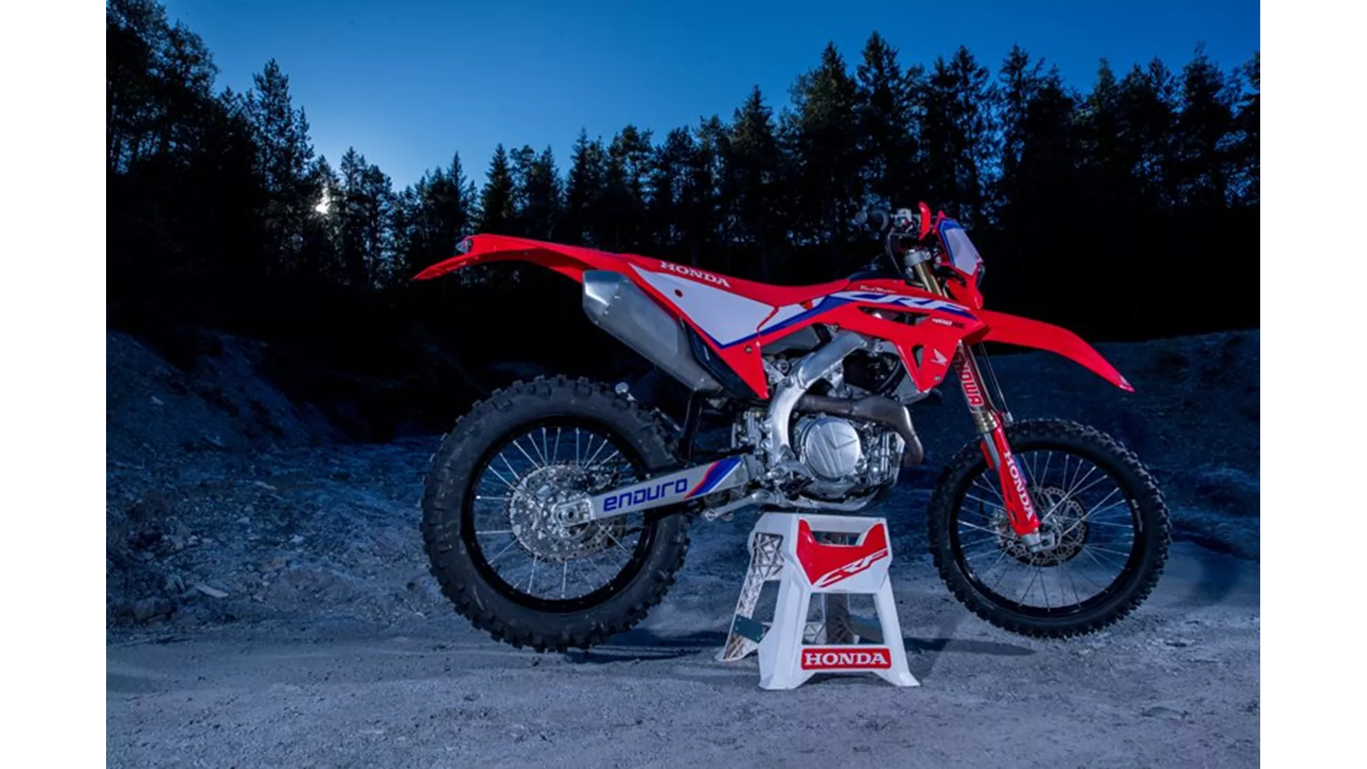 Red Moto CRF 400RX Enduro Special - Image 11 Red Moto CRF 400RX Enduro Special - Image 11