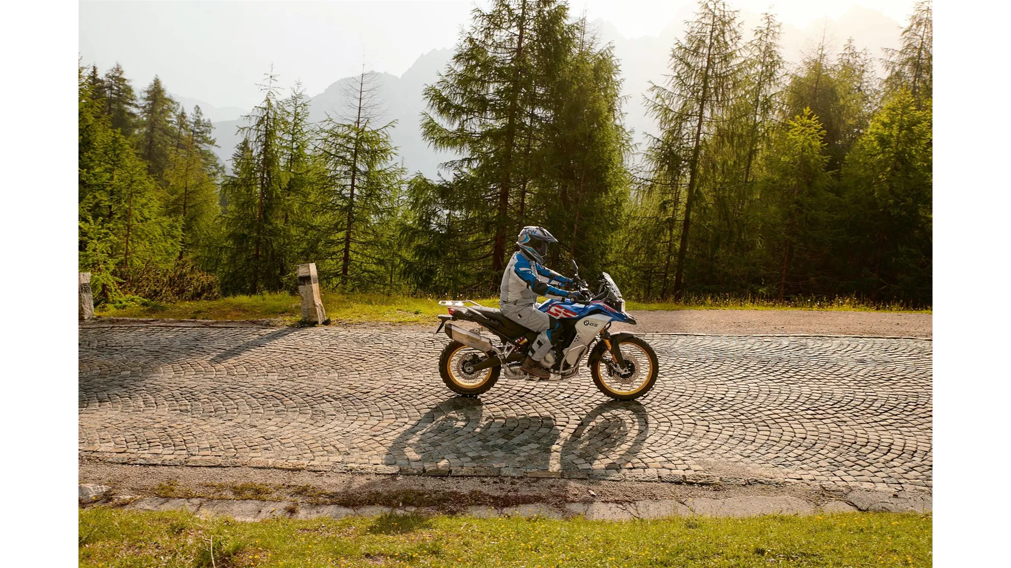 BMW F 850 GS Adventure - Image 19 BMW F 850 GS Adventure - Image 19
