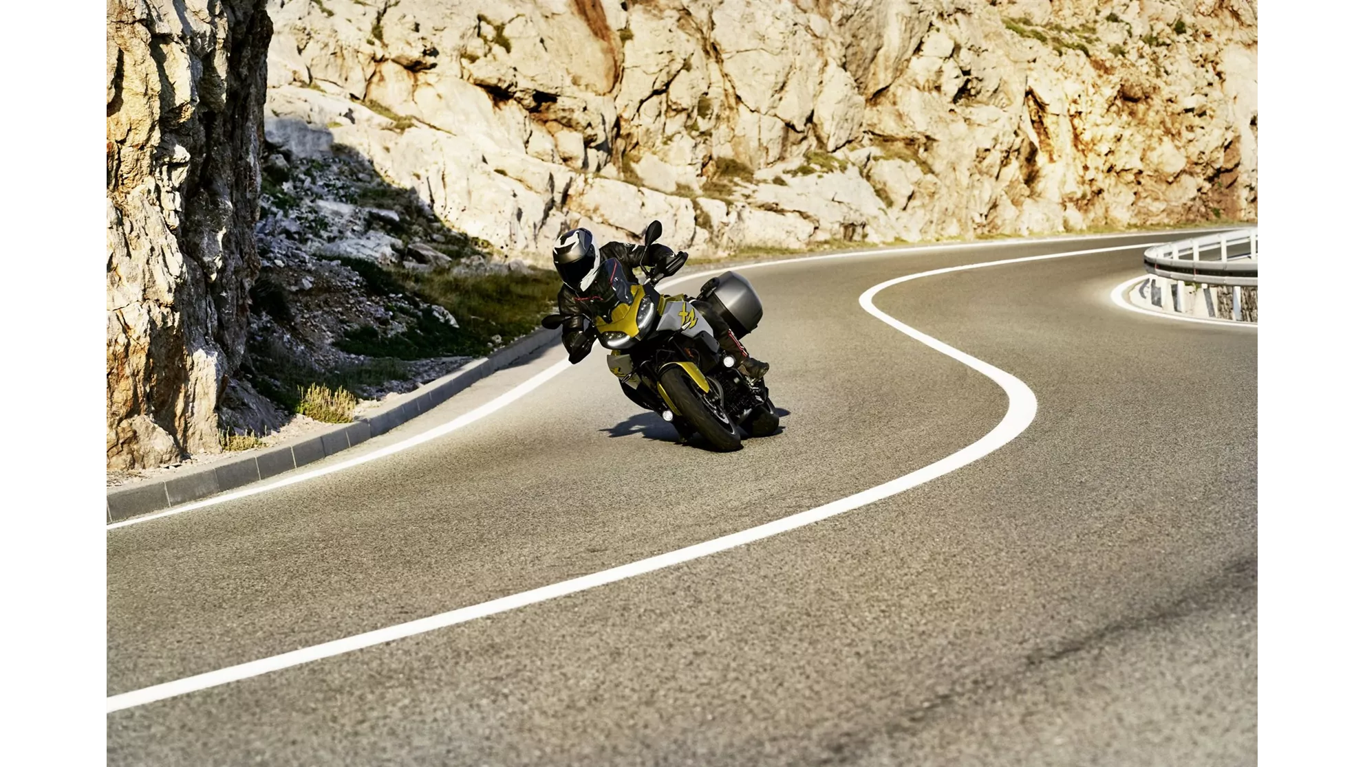 BMW F 900 XR - Image 15 BMW F 900 XR - Image 15